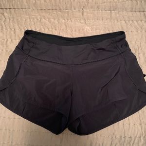 Speed short LuluLemon size 4